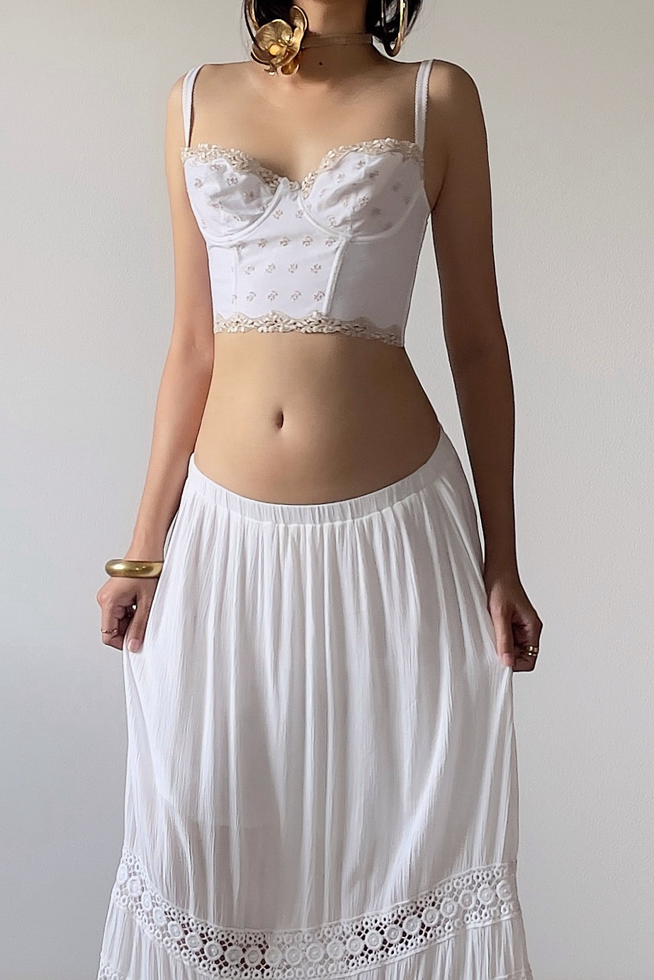 Vintage 1990s White Cotton Embroidered Bustier (34B) - Image 2