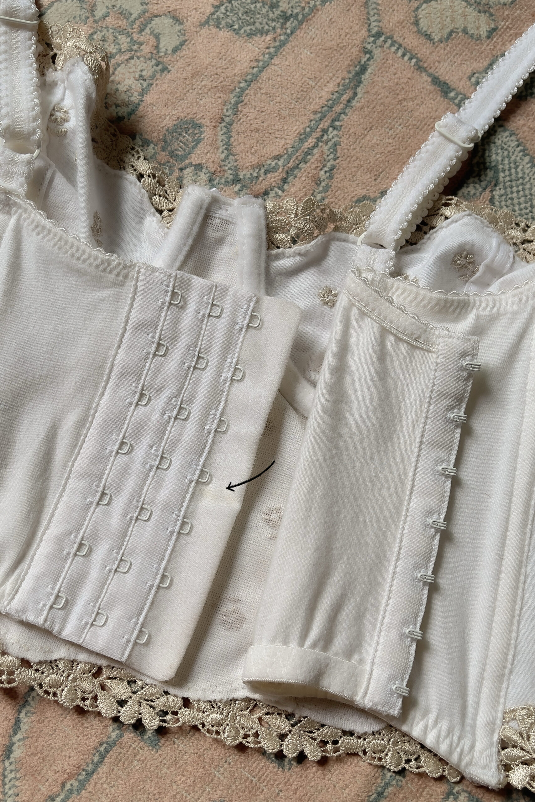 Vintage 1990s White Cotton Embroidered Bustier (34B) - Image 11