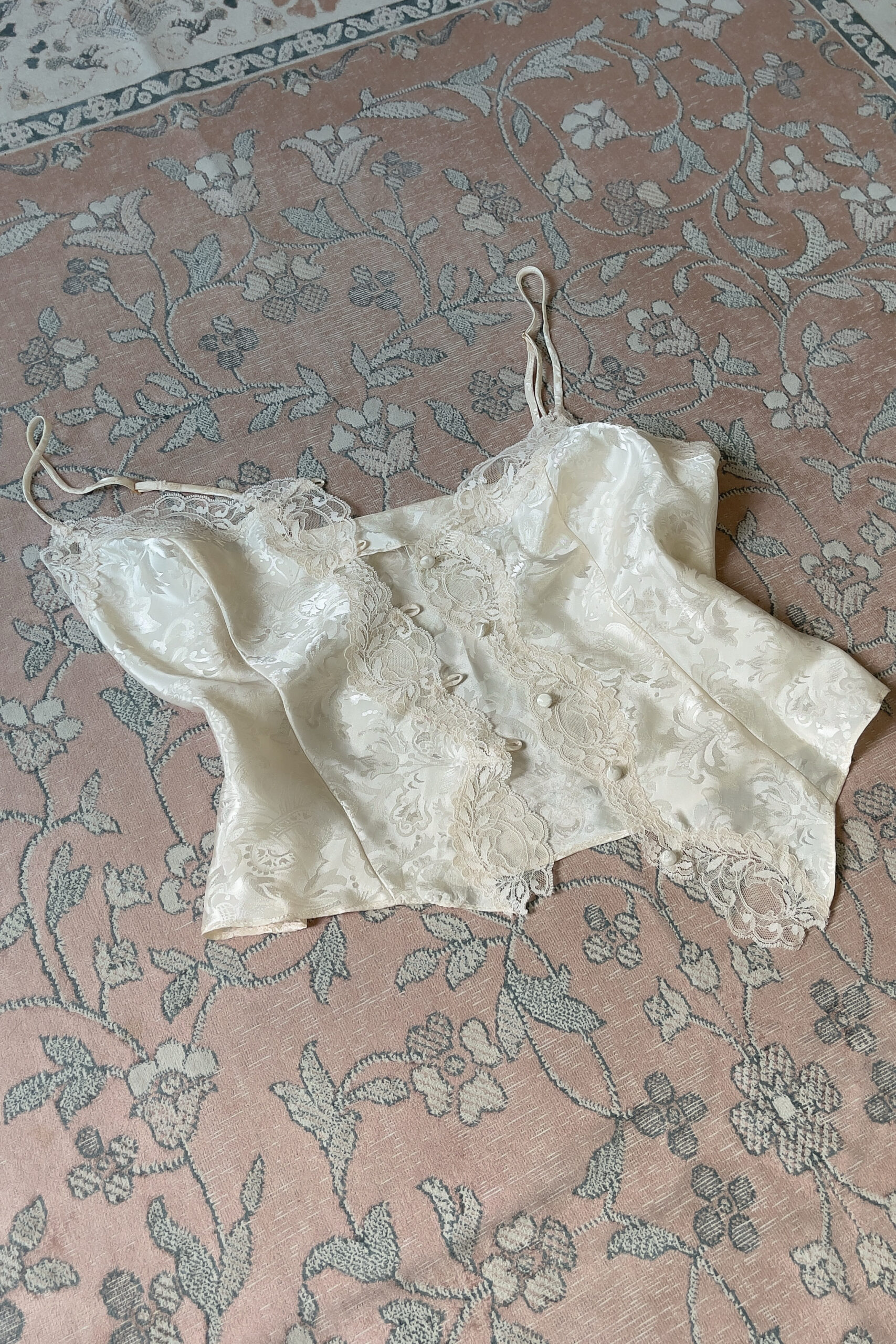 Vintage 1990s Soft Cream Jacquard Lace Camisole (M) - Image 5