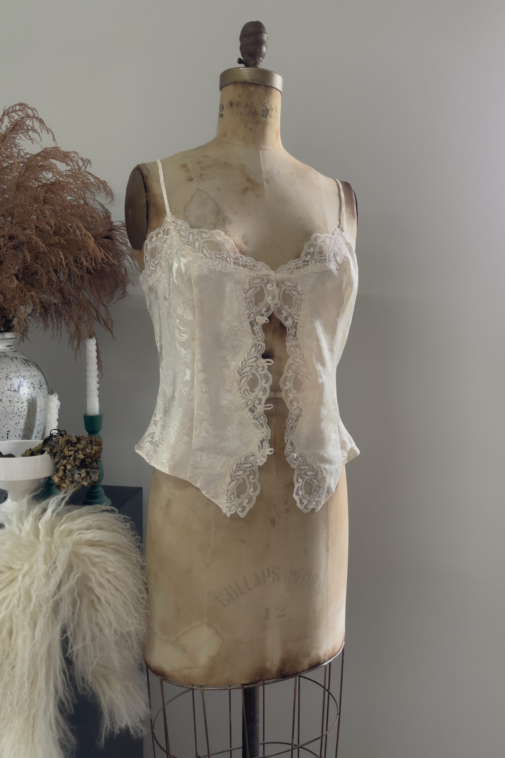 Vintage 1990s Soft Cream Jacquard Lace Camisole (M) - Image 13