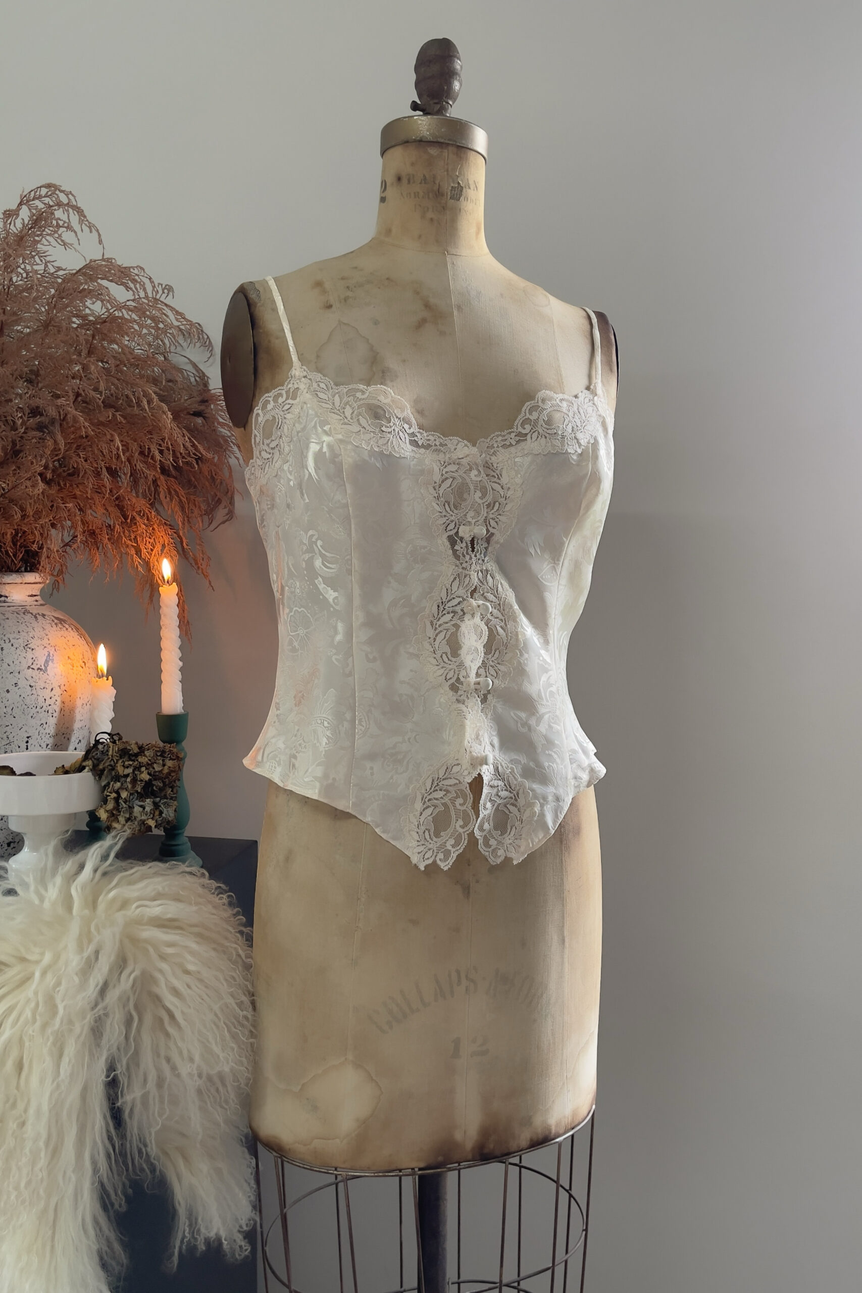 Vintage 1990s Soft Cream Jacquard Lace Camisole (M) - Image 10