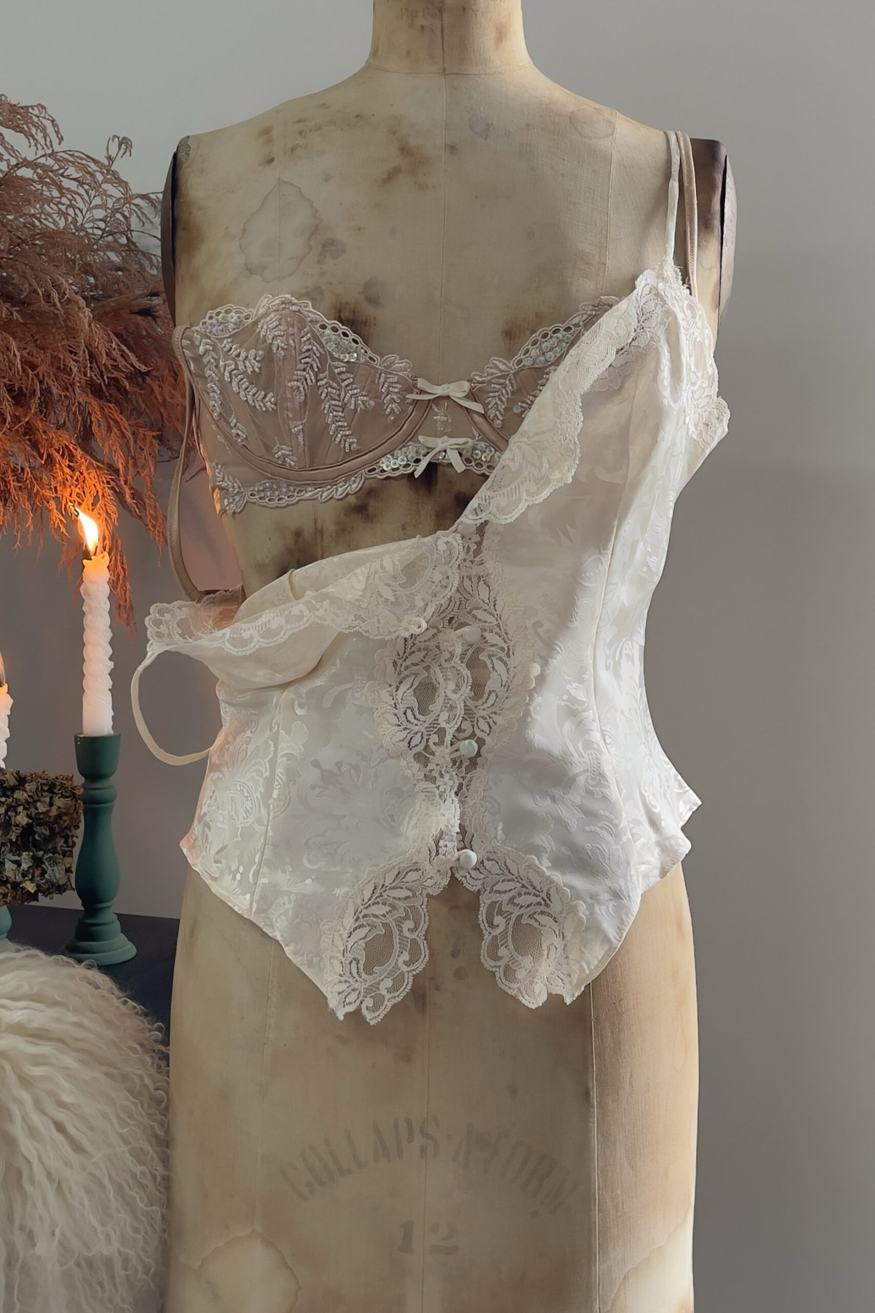 Vintage 1990s Soft Cream Jacquard Lace Camisole (M) - Image 9