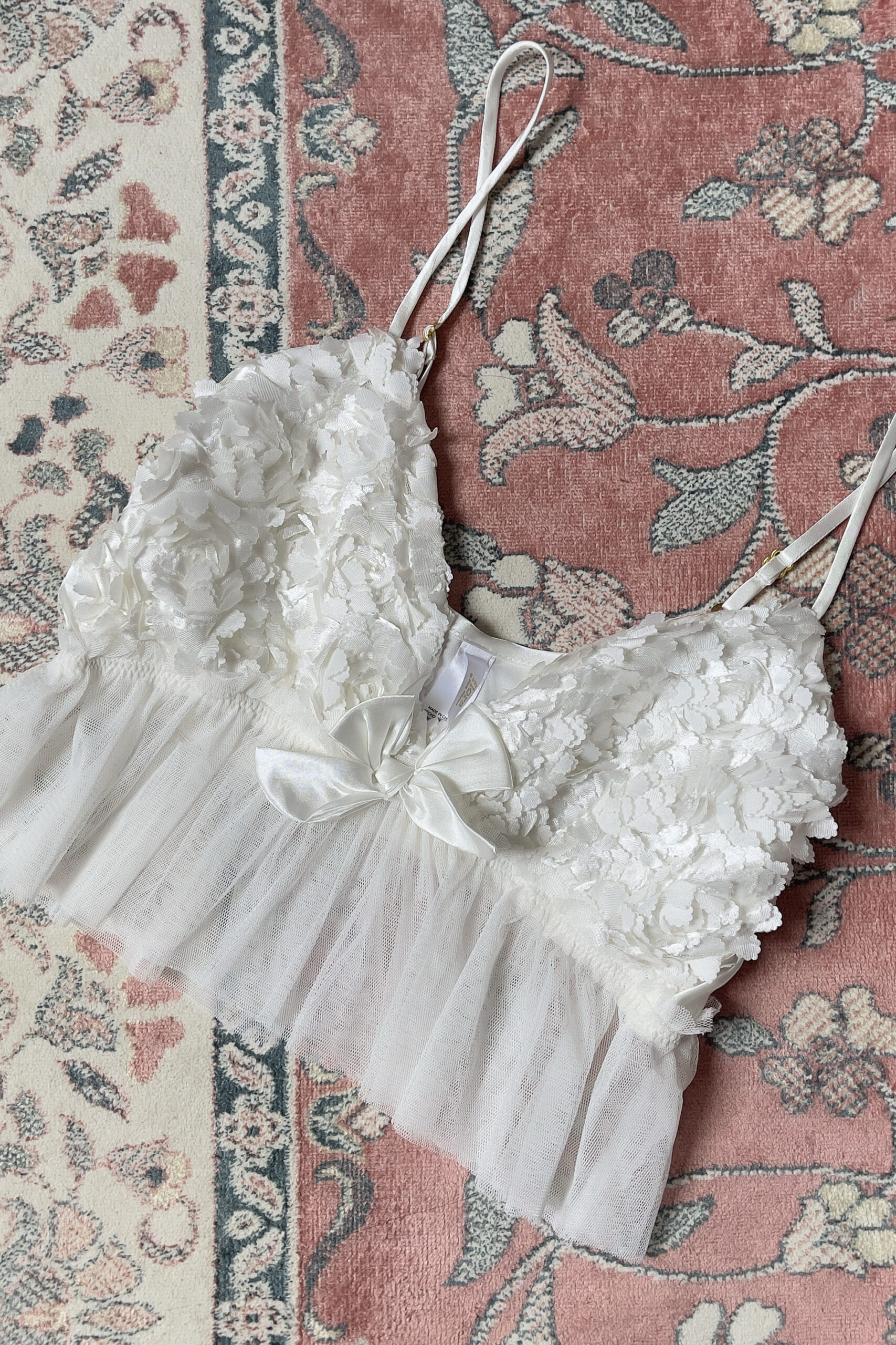 Romantic Soft White Mesh Floral Camisole Top (M) - Image 3