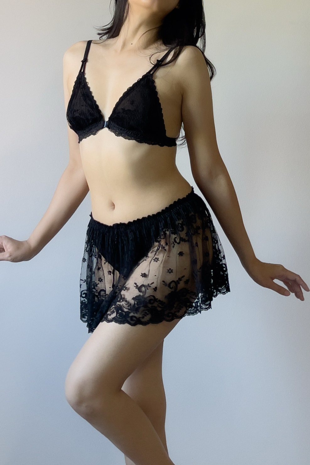 Vintage 1990s Black Semi-Sheer Lace Lingerie Set (S–M) - Image 4