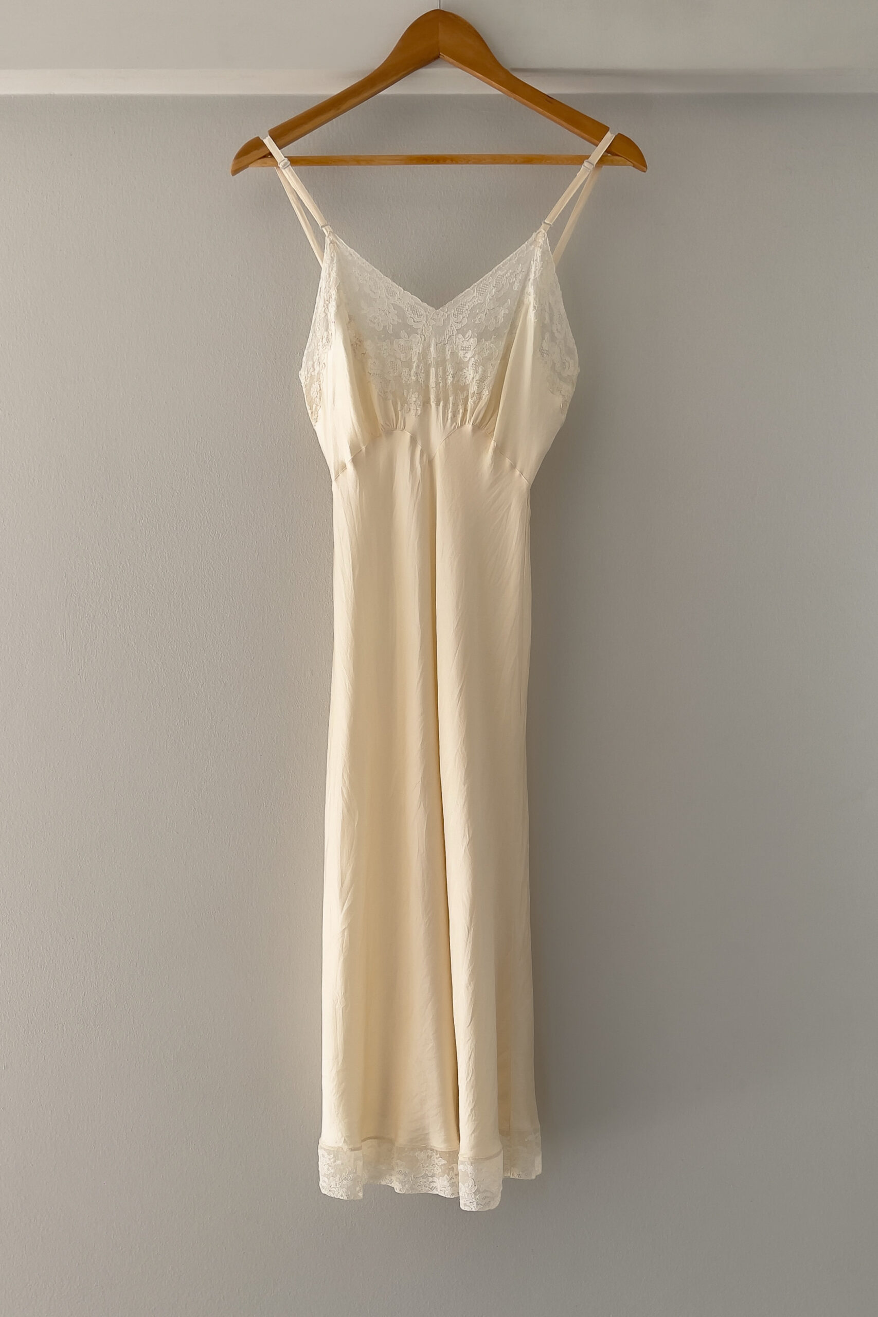 Vintage 1940s Ivory Silk Slip Dress (XS) - Image 10