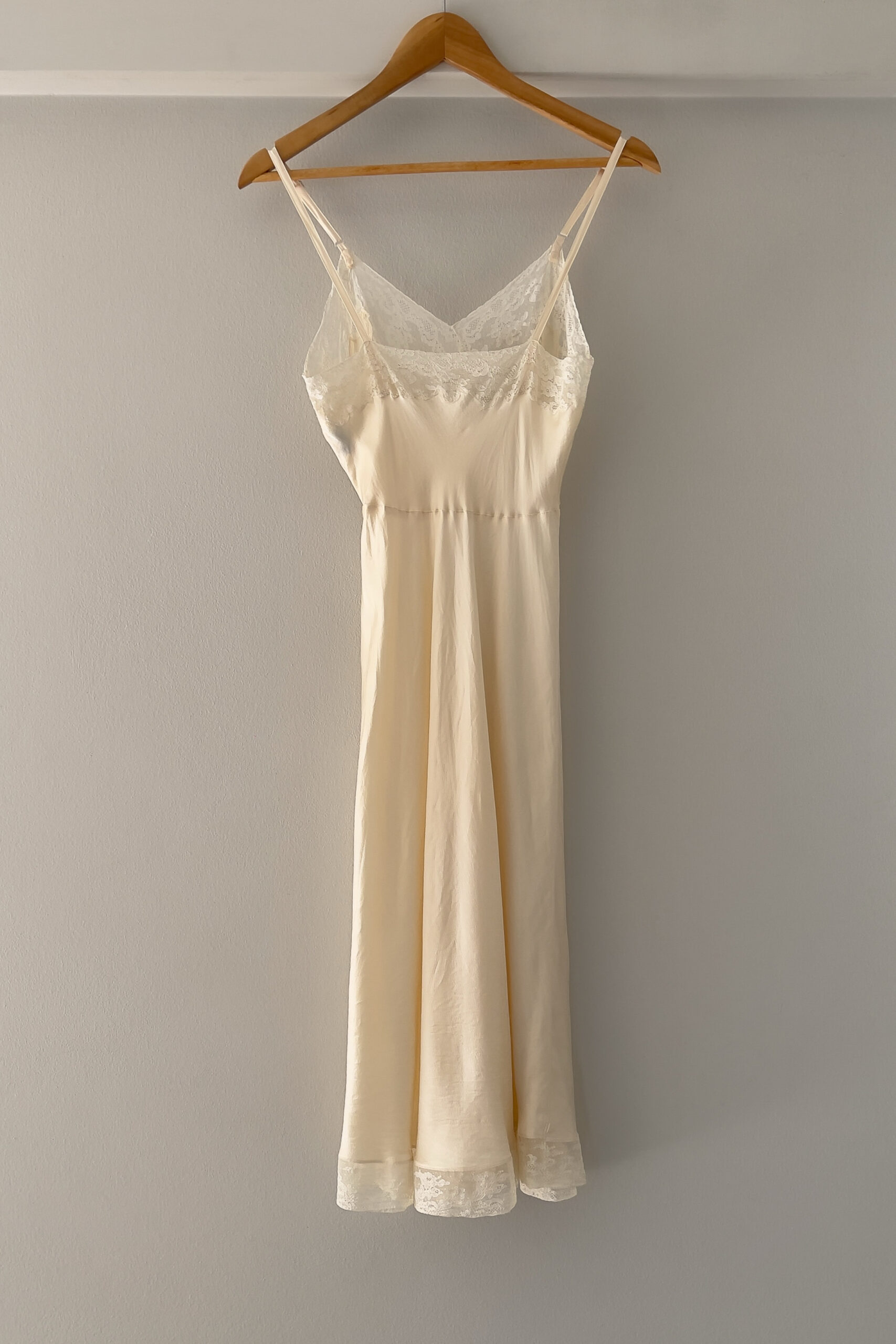 Vintage 1940s Ivory Silk Slip Dress (XS) - Image 11