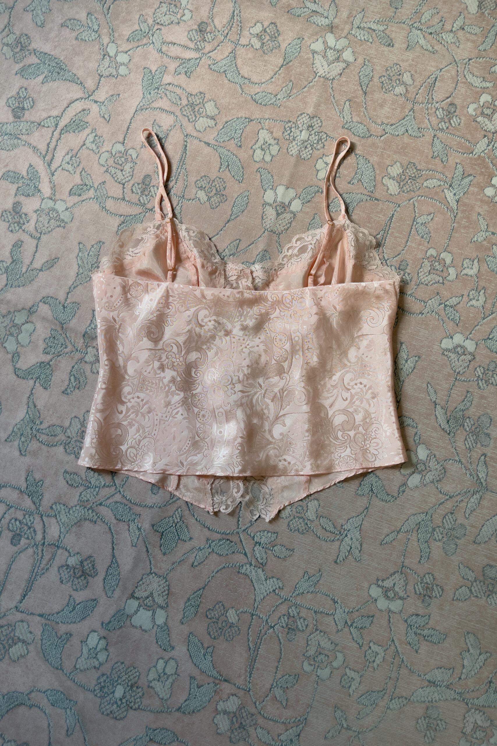 Vintage 1990s Soft Peach Jacquard Lace Camisole (M) - Image 8