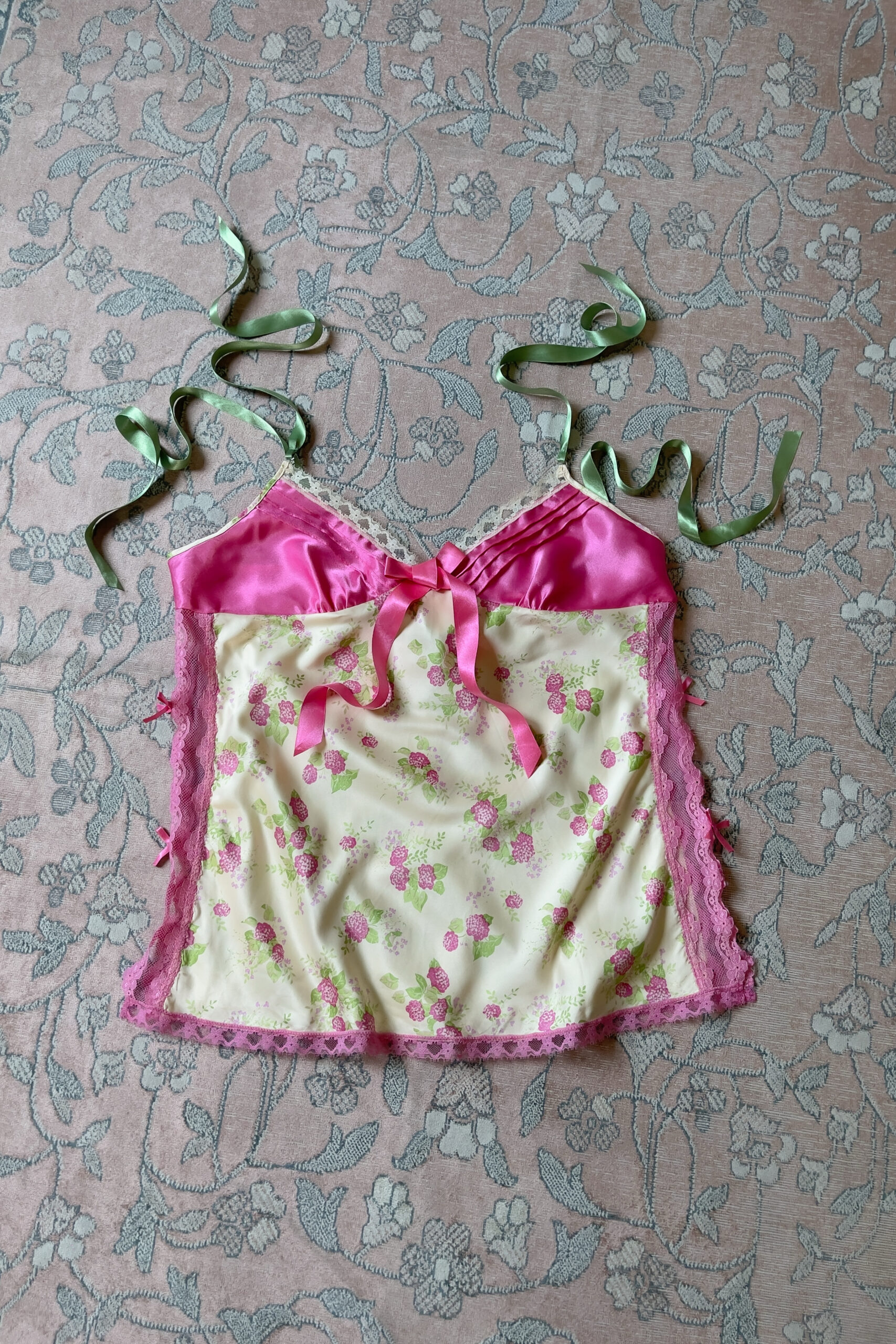Vintage Y2K Cream Floral Satin Lace Camisole (M–L) - Image 7
