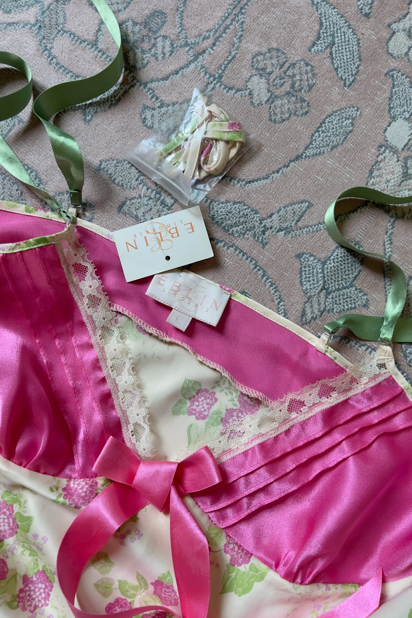 Vintage Y2K Cream Floral Satin Lace Camisole (M–L) - Image 14